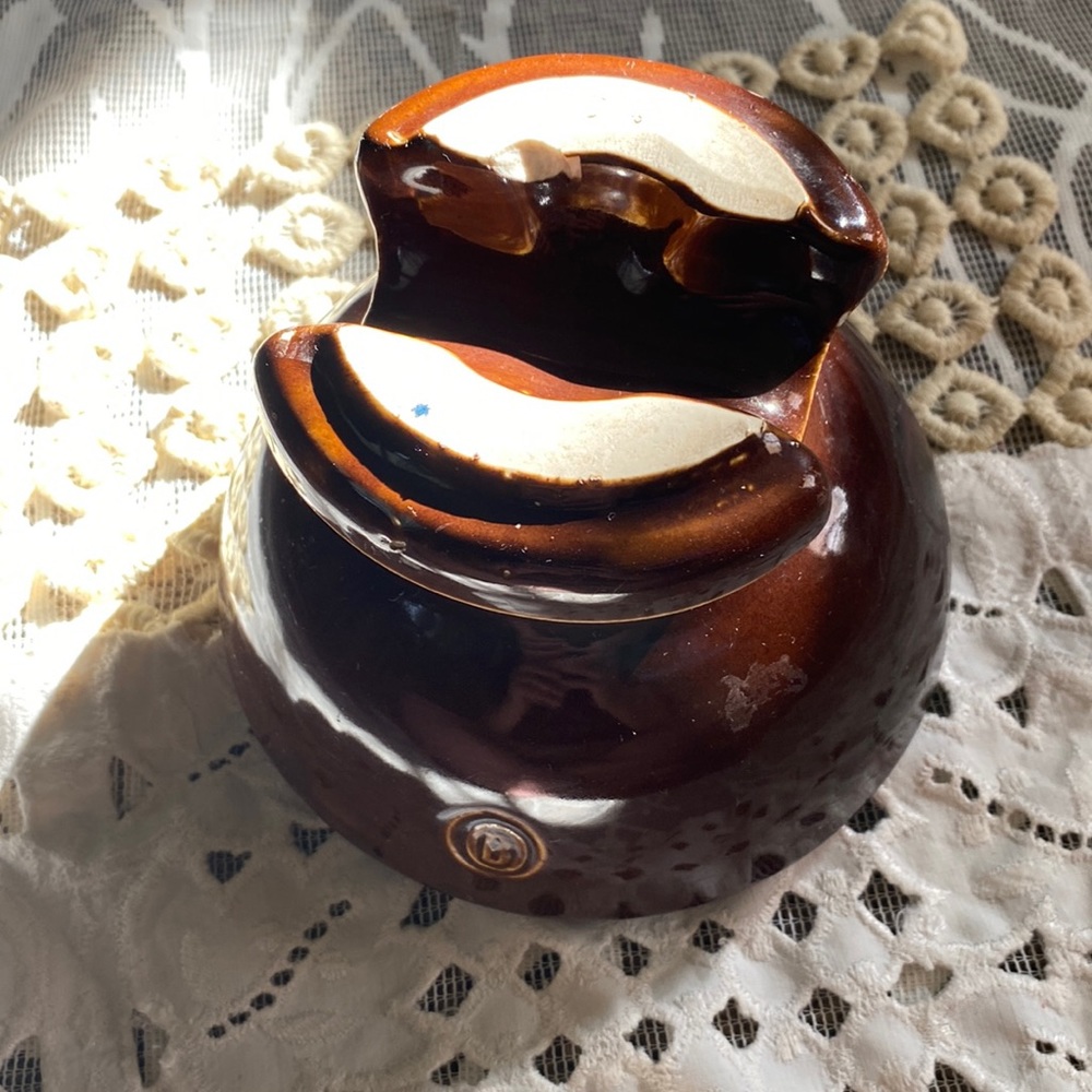 Vintage electrical brown insulator “B” 😊
